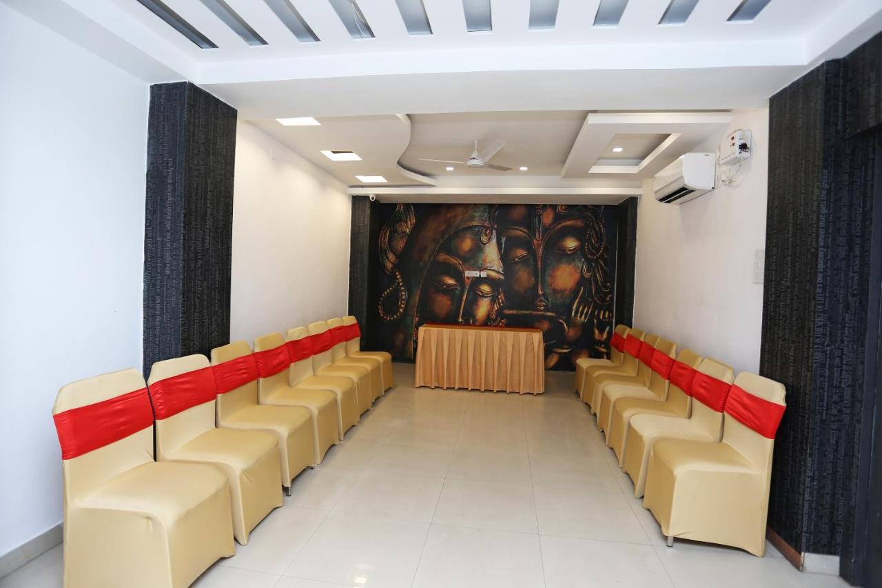 Kamat Inn Патна Екстериор снимка